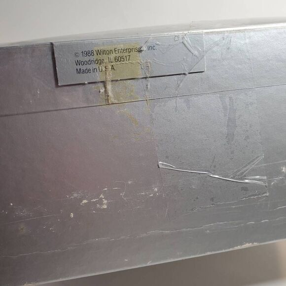 Wilton 1988 Happy Anniversary Champagne Glass set - Picture 4 of 7